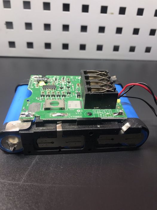 Ремонт перепаковка акумуляторів.