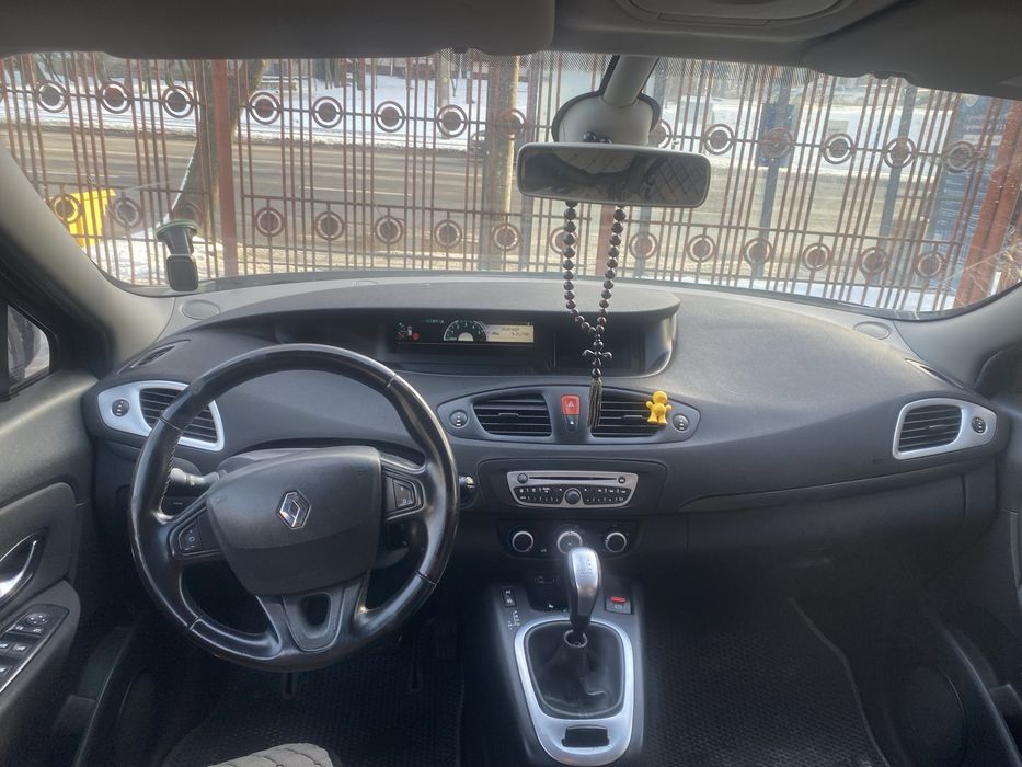 Renault Grand Scenik 3 2011