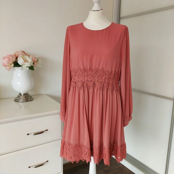 Sukienka morelowa  Glamorous