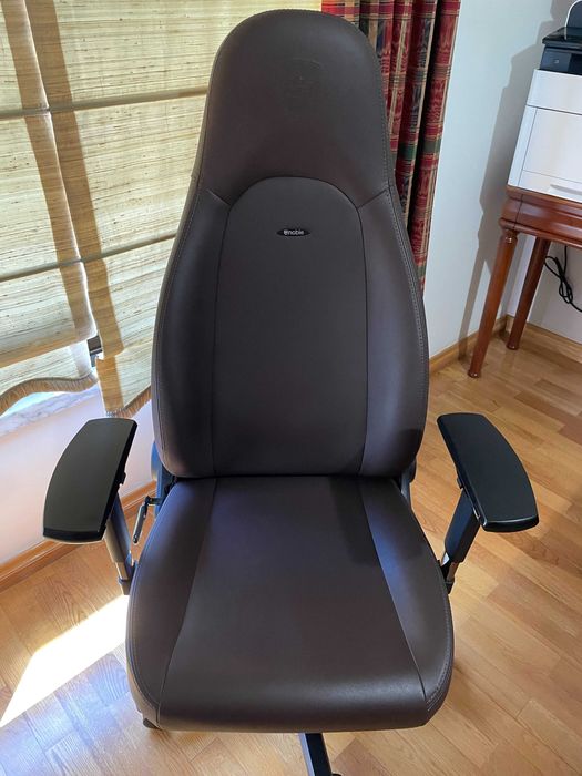 Noblechairs - braco direito da cadeira Noblechairs ICON Java Edition