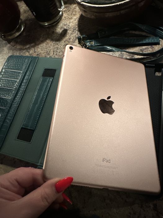 Tablet iPad Apple Retina 10” PRO —- Touch ID - PROCREATE