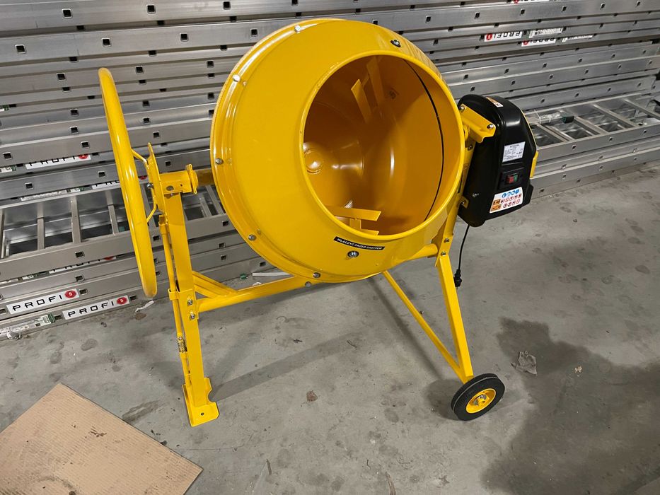 Betoniarka wolnospadowa mieszalnik HIGHER PROFESSIONAL 160L 230V 1300W