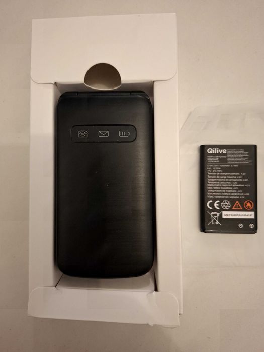 TELEMÓVEL FLIP QILIVE 2.4'' 4G USBC semi novo com Garantia