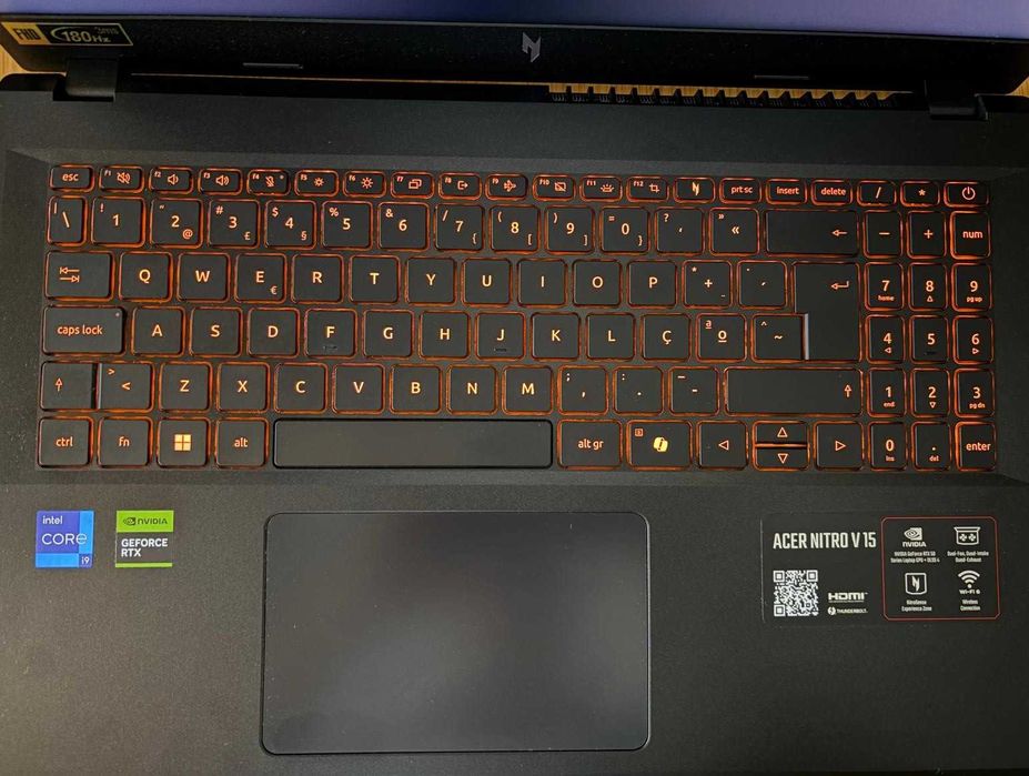 Portátil Gaming ACER Nitro V15- Intel Core i9- RAM: 32 GB - 1 TB SSD - NVIDIA GeForce RTX 5050