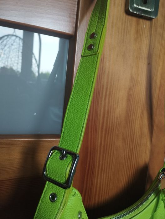 Neonowa, zielona torebka