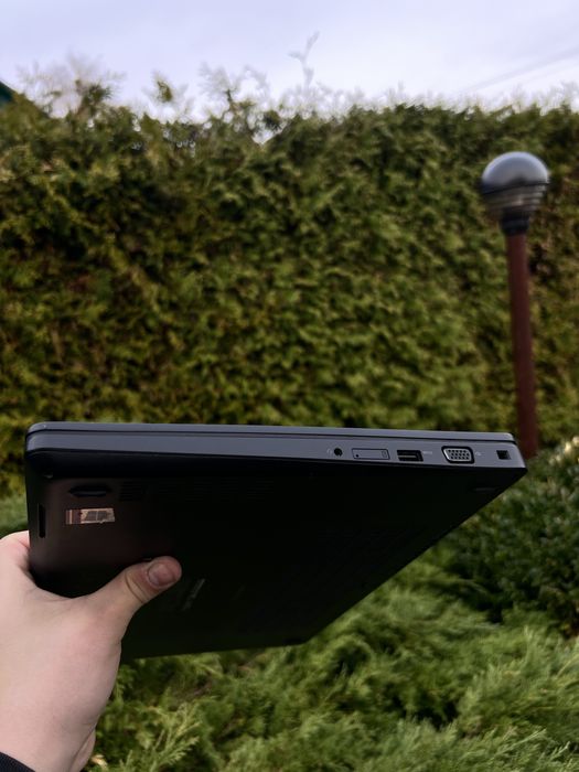Ноутбук Dell Latitude 5580 / i5 / SSD 256 / 4G LTE / отличная батарея