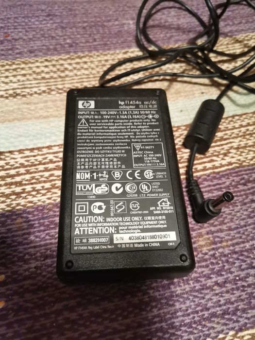 Zasilacz oryginalny do laptopa,  typu hp f1454a 19V 3,16A