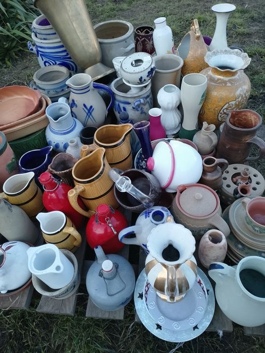 Talerze, kieliszki,kryształy, kubki.