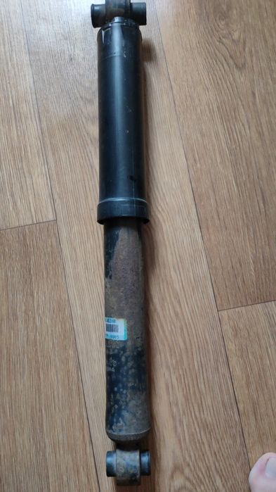 Амортизатор задній Nissan X-Trail