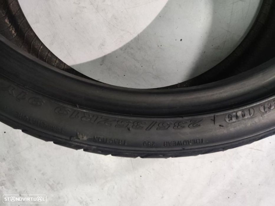 2 pneus semi novos 235-35r19 roadstone - oferta dos portes