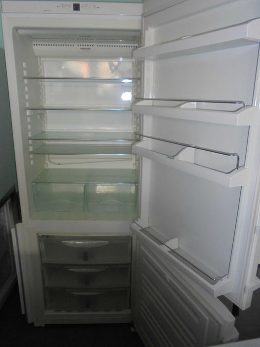 Frigorifico - LIEBHERR / Bom estado / Com garantia