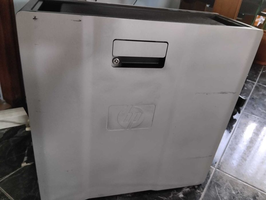 PC HP Z600 Worstation com oferta do monitor Samsung em bom estado