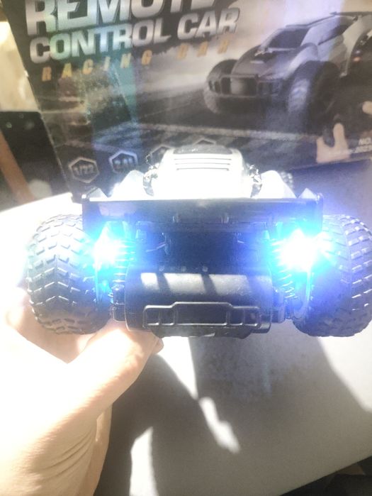 Машинка на радіо керуванні з Аккумулятором