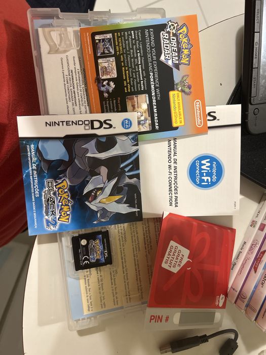 Nintendo 3ds xl + jogos, incluíndo Pokemon Black Version 2 CIB