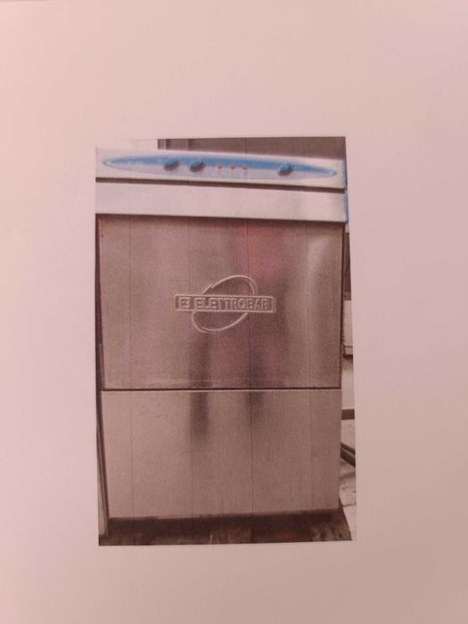 Máquina de loiça industrial