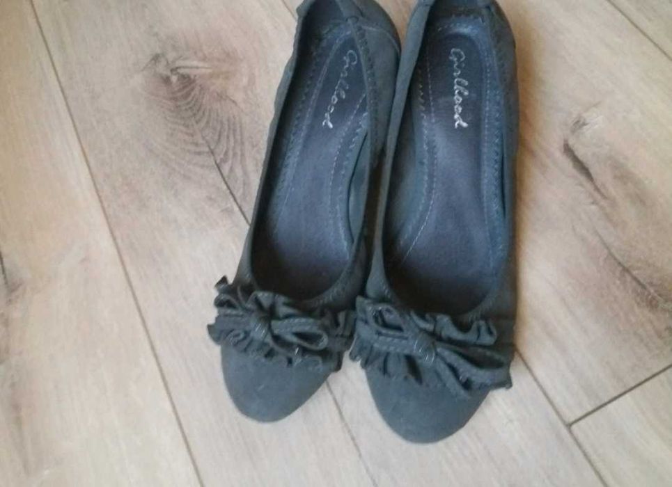 Buty na niskimi obcasie