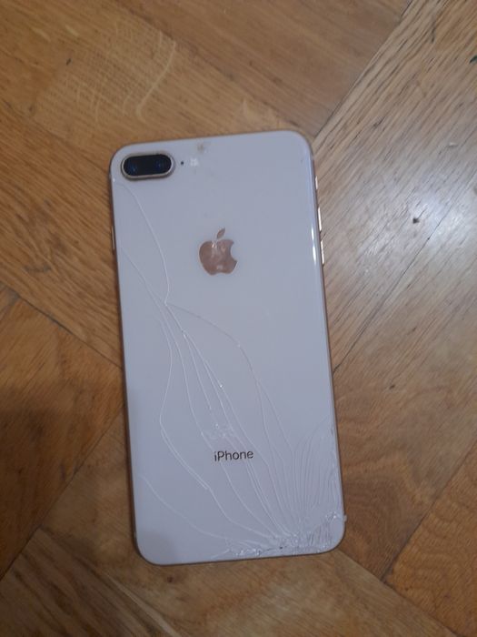 iPhone 8 Plus на запчастини — Нова батарея!