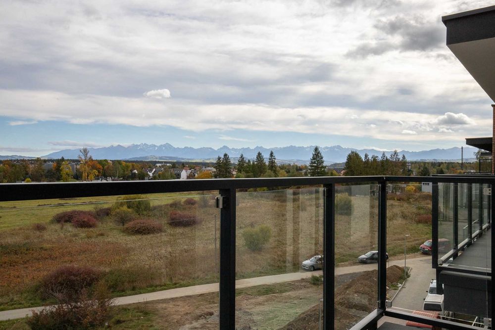 Nowe przytulne dwupokojowe mieszkanie. Balkon z widokiem na Tatry. Dostępne od zaraz.