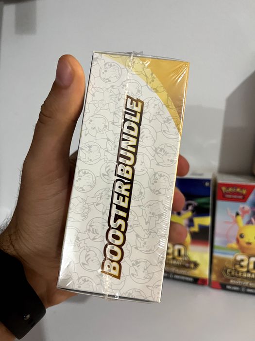 Pokémon TCG: 30th Celebration - Booster Bundle