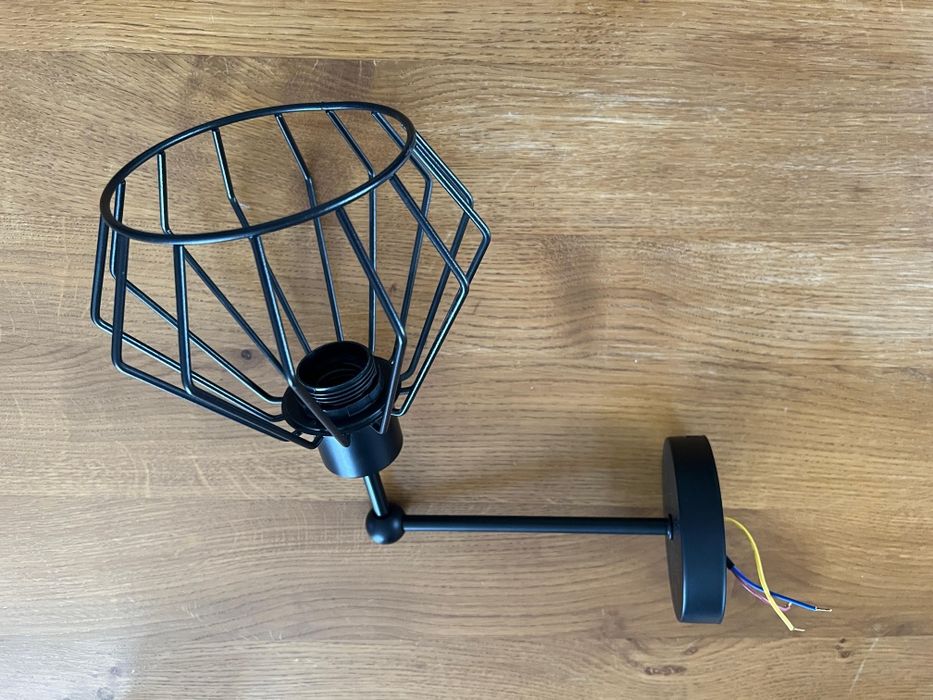 Kinkiet loft. Lampa ścienna