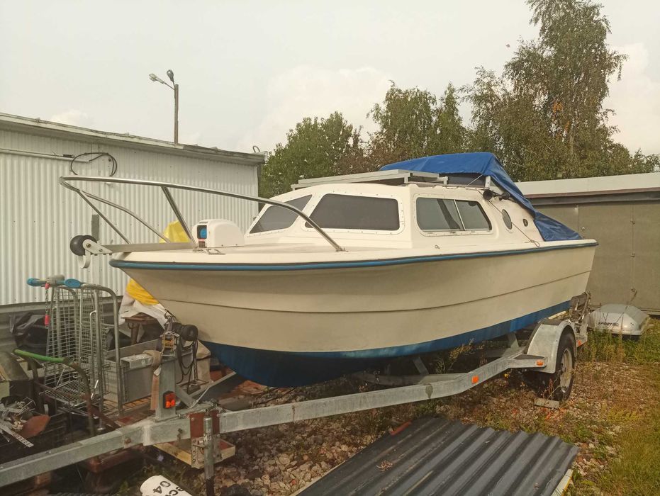 Łódź motorowa INTER 630 + przyczepa