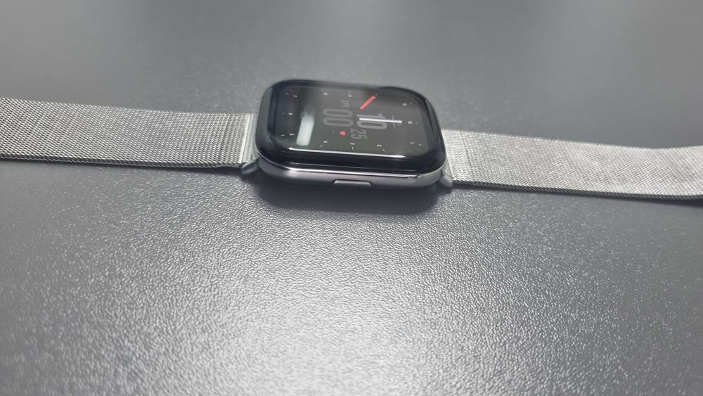 Продам смарт-годинник Amazfit ZEPP E