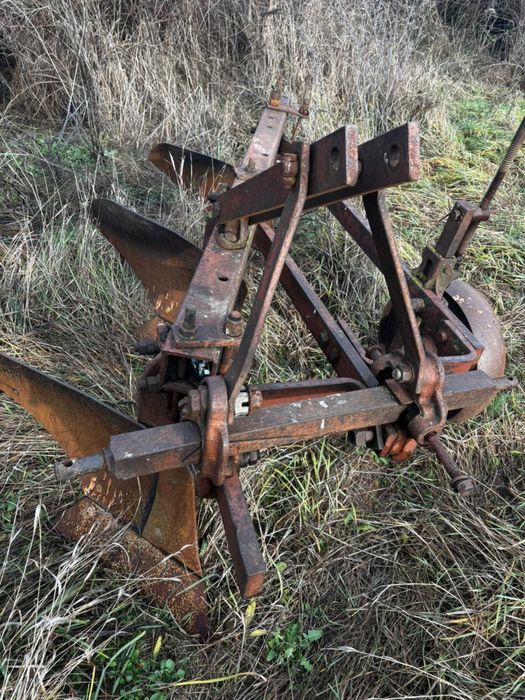 Продам плуг 3х корпусний