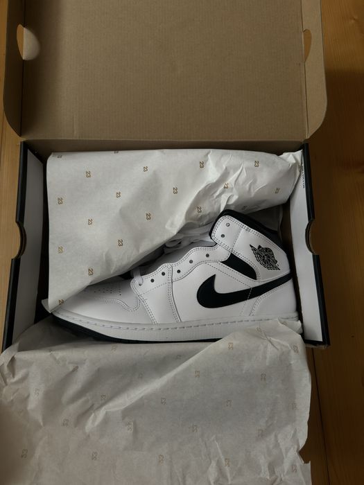 Оригінал! Нові! Nike Air Jordan 1 Mid 42.5 р. 45р. 27см, 29см