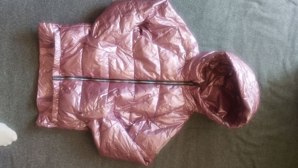 Продам осінню куртку для дівчинки