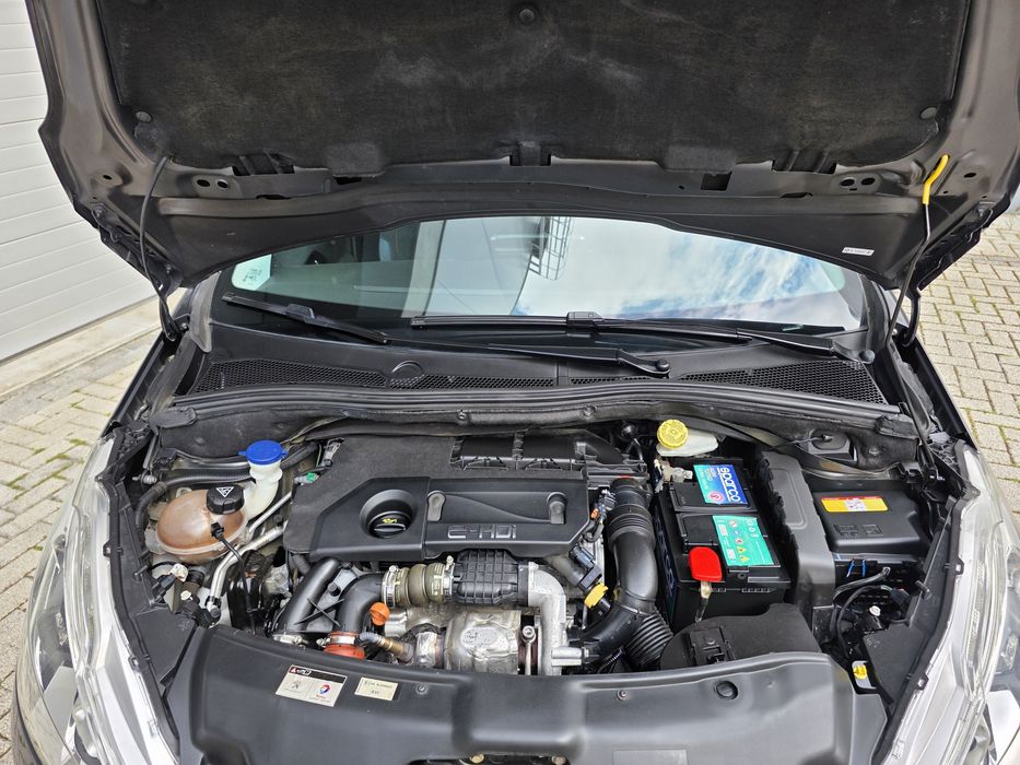 Peugeot 208 ALLURE 1.6HDI 92CV  - Imaculado- Topo Gama