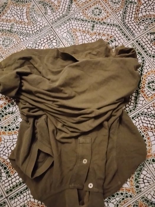 Roupa usada bom estado e calçado  de marca botas de camurça tênis Adid