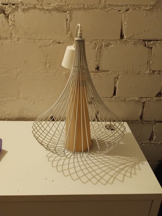 Ciekawa lampa wisząca