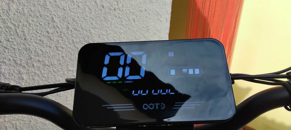 Trotinete OOTD T10 versão superior com 18AH -NOVA