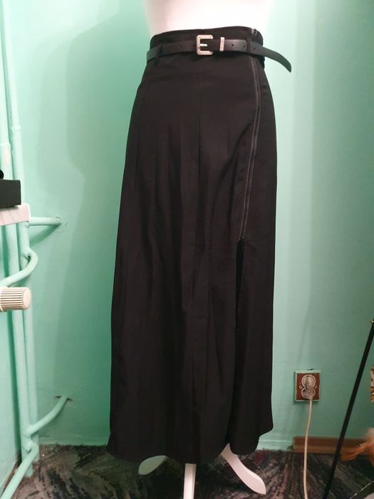 Gotycka spódnica Punk Rave z rozcięciem na zamek i paskiem Horrorshow