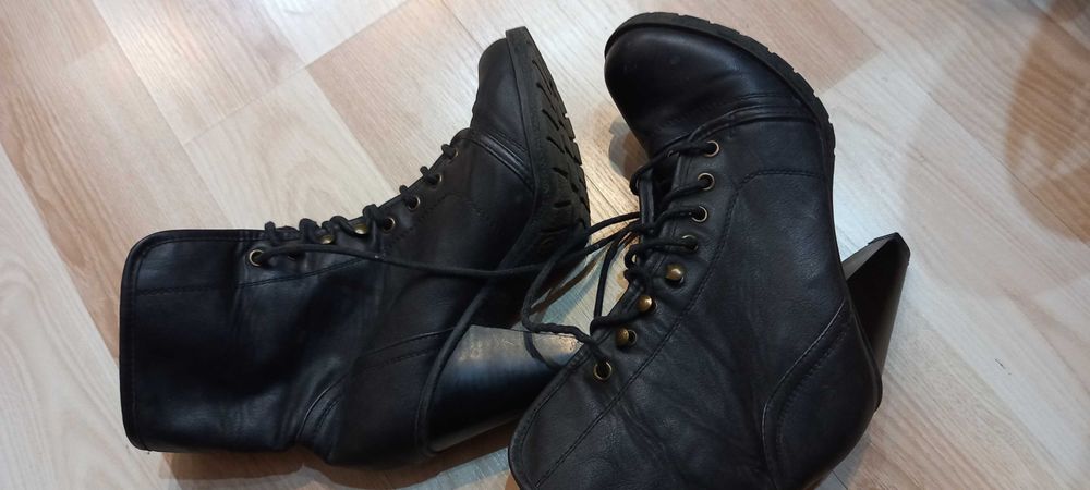 Buty na obcasie 38
