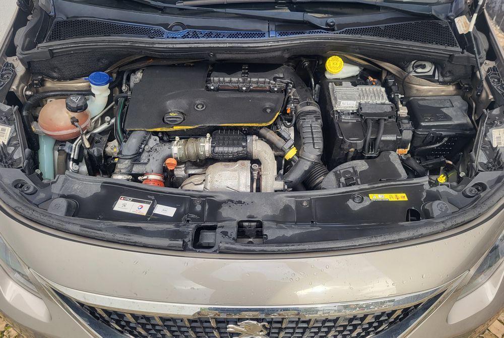 Peugeot 2008 1.6 BlueHDi 120cv cx6