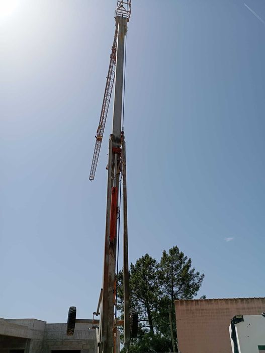 Grua automontante monofasica Operacional