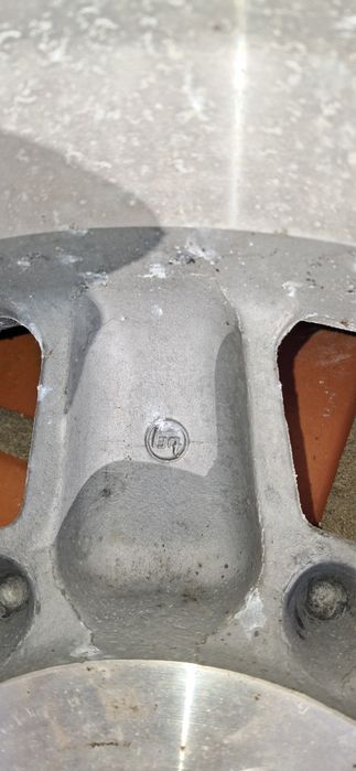 Jantes Toyota em liga leve , anos 70 e 80