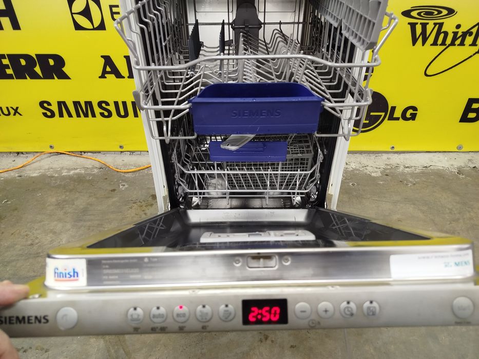 Посудомийна машина фірми Siemens, 45 см