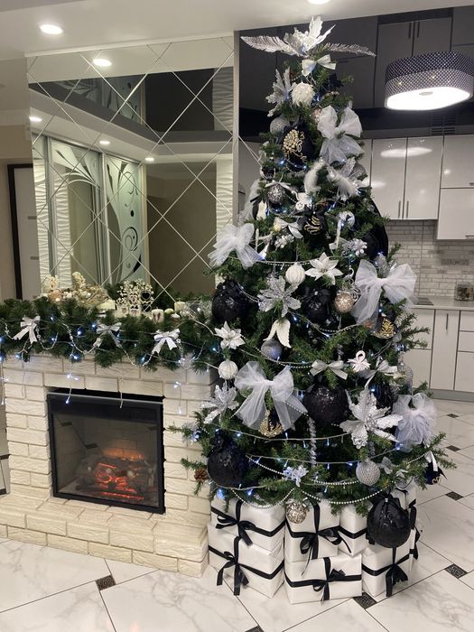 Ялинка з іграшками