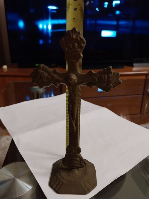 Crucifixo antigo em cobre e concha apóstolo Santiago