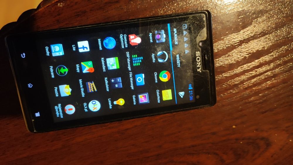Sony Xperia wraz z ładowarką
