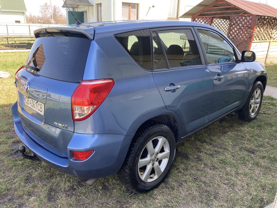 Продам Toyota Rav4