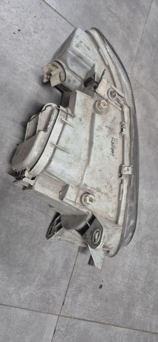 Lampa Lewa do ford escort MK7 - 2000 rok