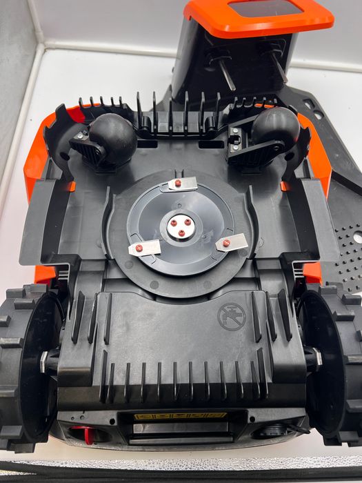 Robot koszący Yard force EasyMow szer. koszenia 16 cm NOWY NIGDY NIE KOSIŁ