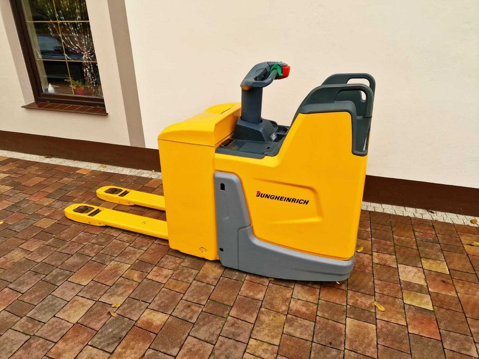 Jungheinrich ERE 225 Wózek niskiego unoszenia rydwan Paleciak 465Ah