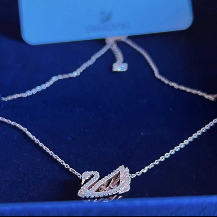 Colar Swarovski Swan Vermelho “Lacquered” Com Certificado