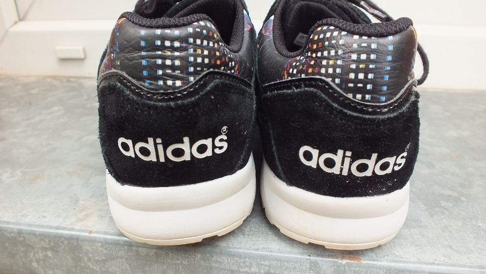 Super buty sportowe marki Adidas skóra w roz 39 1/3