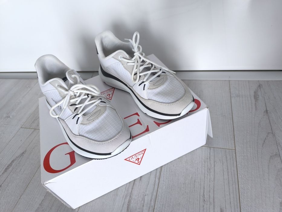 Sneakersy Guess  rozm. 39