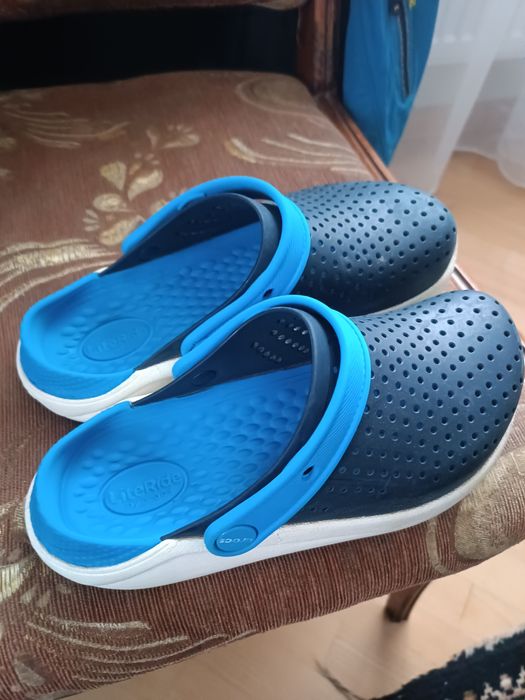 Крокси фірм крос оригінальні на хлопчика